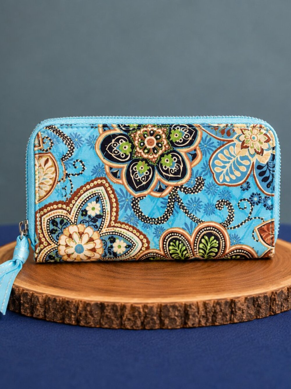 VERA BRADLEY Bali Blue Pattern Zip Around Wallet (Retired) - EUC